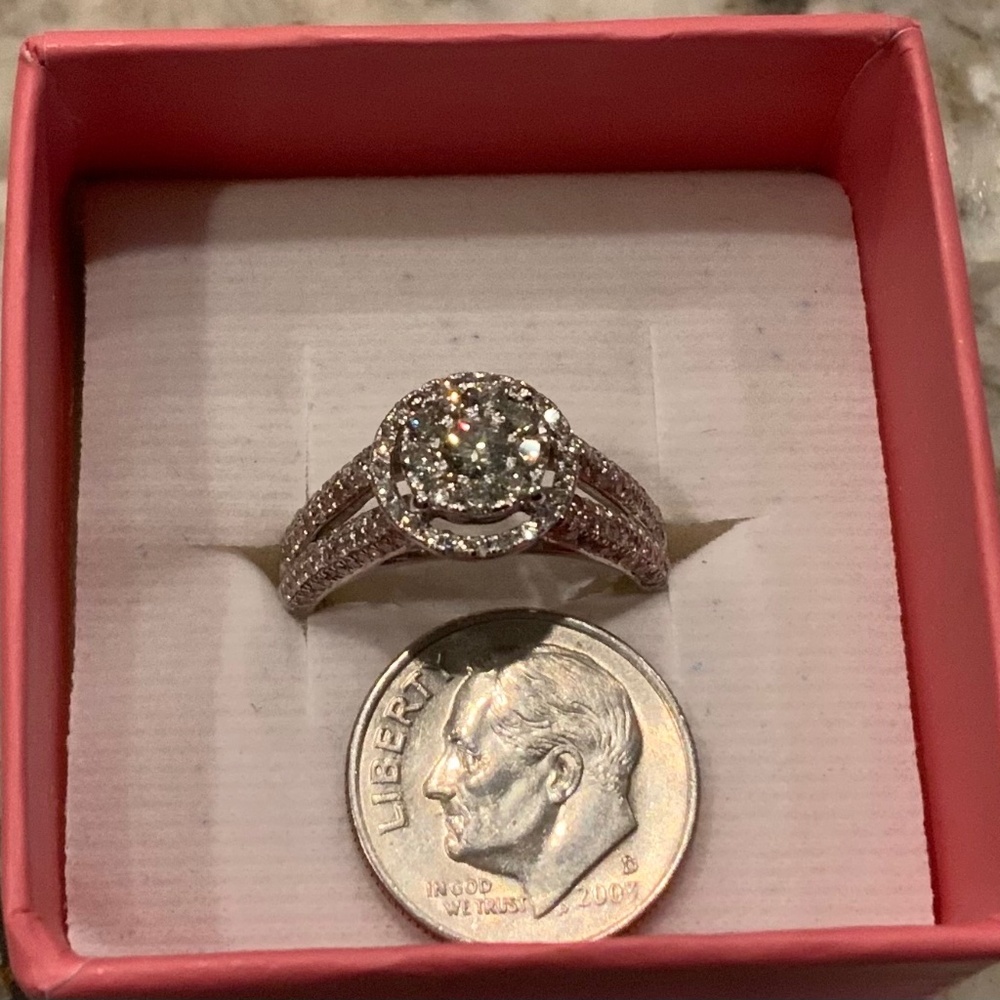 14K White Gold Genuine Diamond Halo Ring Size 7